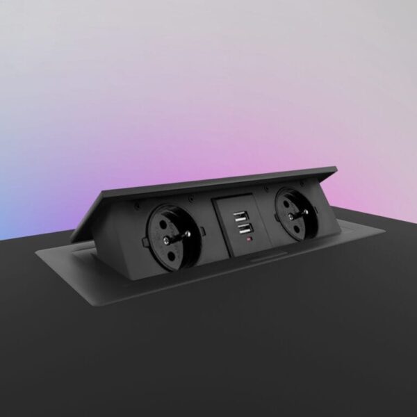 MULTIPORT_01-768x768 multiportem z gniazdem usb i usb-c w tle ledy