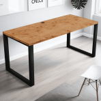 biurko loft czarny stelaż w białym pomieszczeniu