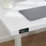 biurko białe z logo marco game