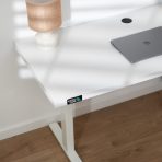 biurko z lampka modern