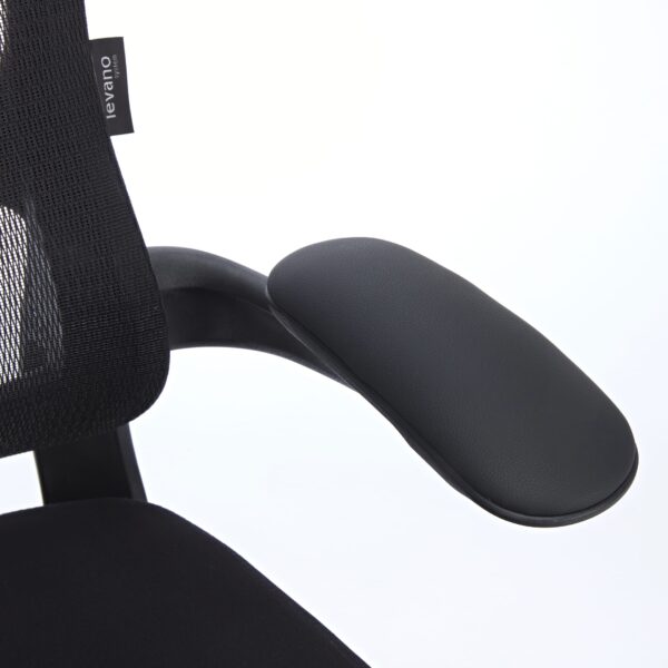 LV06526.jpg LV06526.jpg