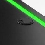 led wbudowany w blat biurka z przepustem