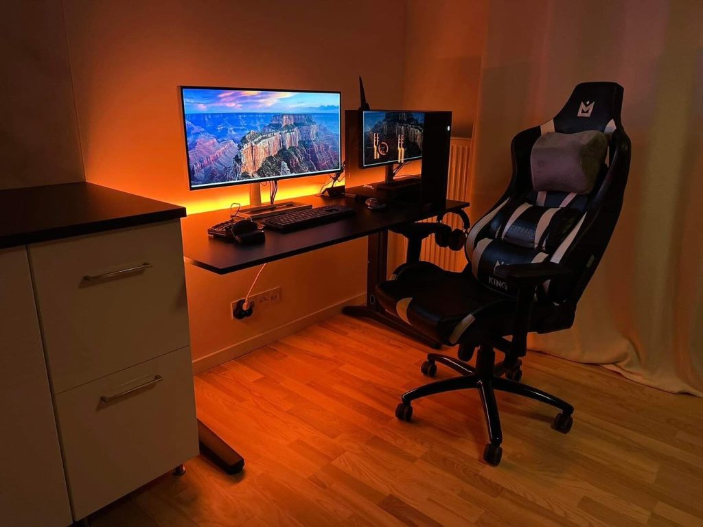 biurko na stelażu z miejscem na kable na wymiar