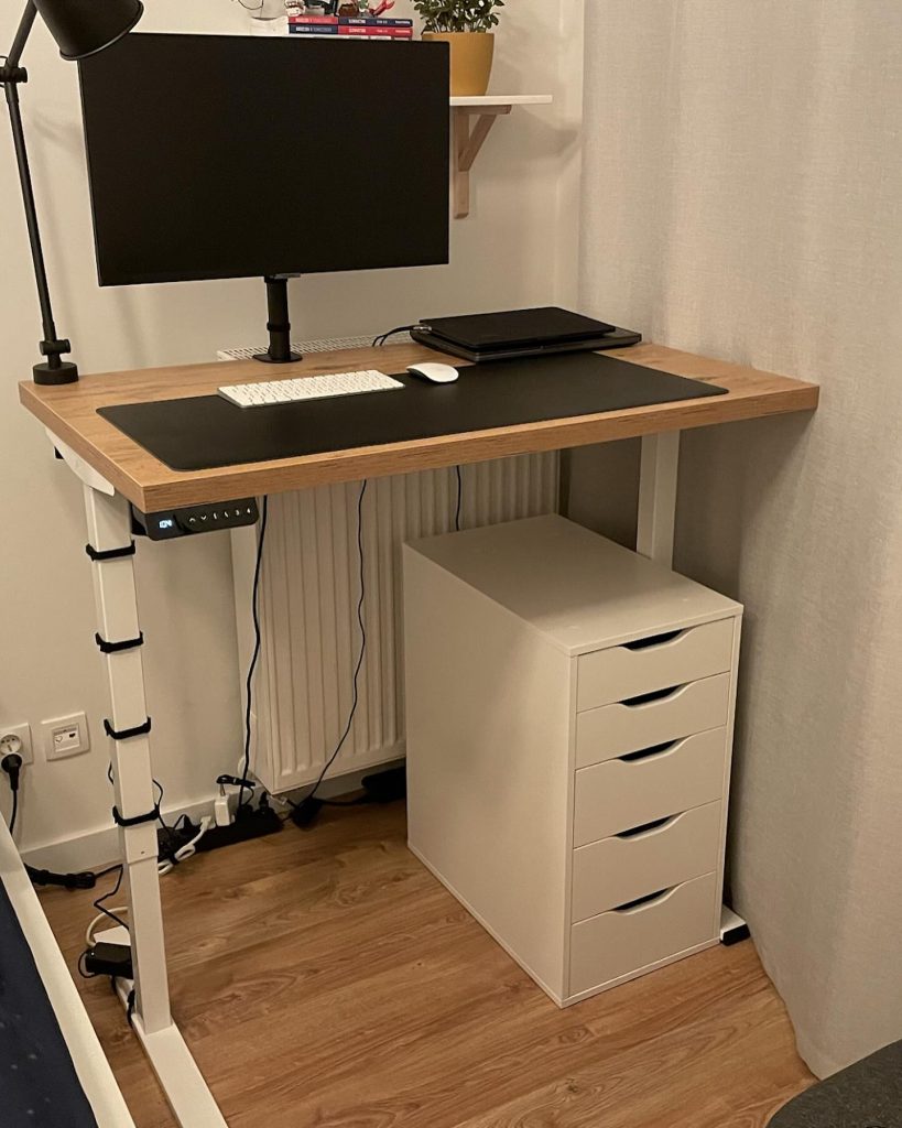 małe biurko elektryczne na wymiar